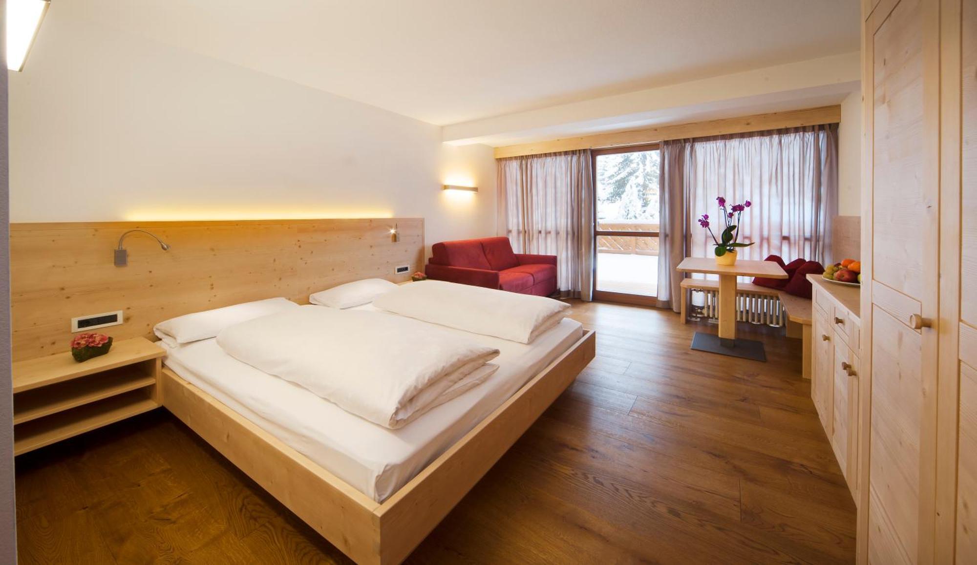 Hotel Ladinia La Villa  Extérieur photo
