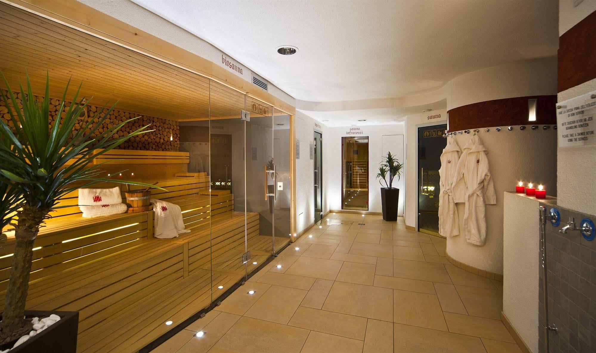 Hotel Ladinia La Villa  Extérieur photo